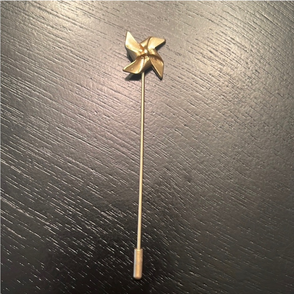 Mens Lapel Pin Gold Antique Metal